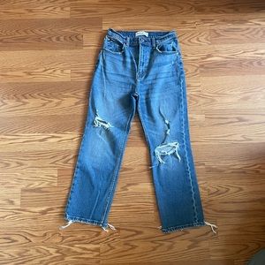 Abercrombie & Fitch Ankle Straight ultra high rise. Size 27/4 short